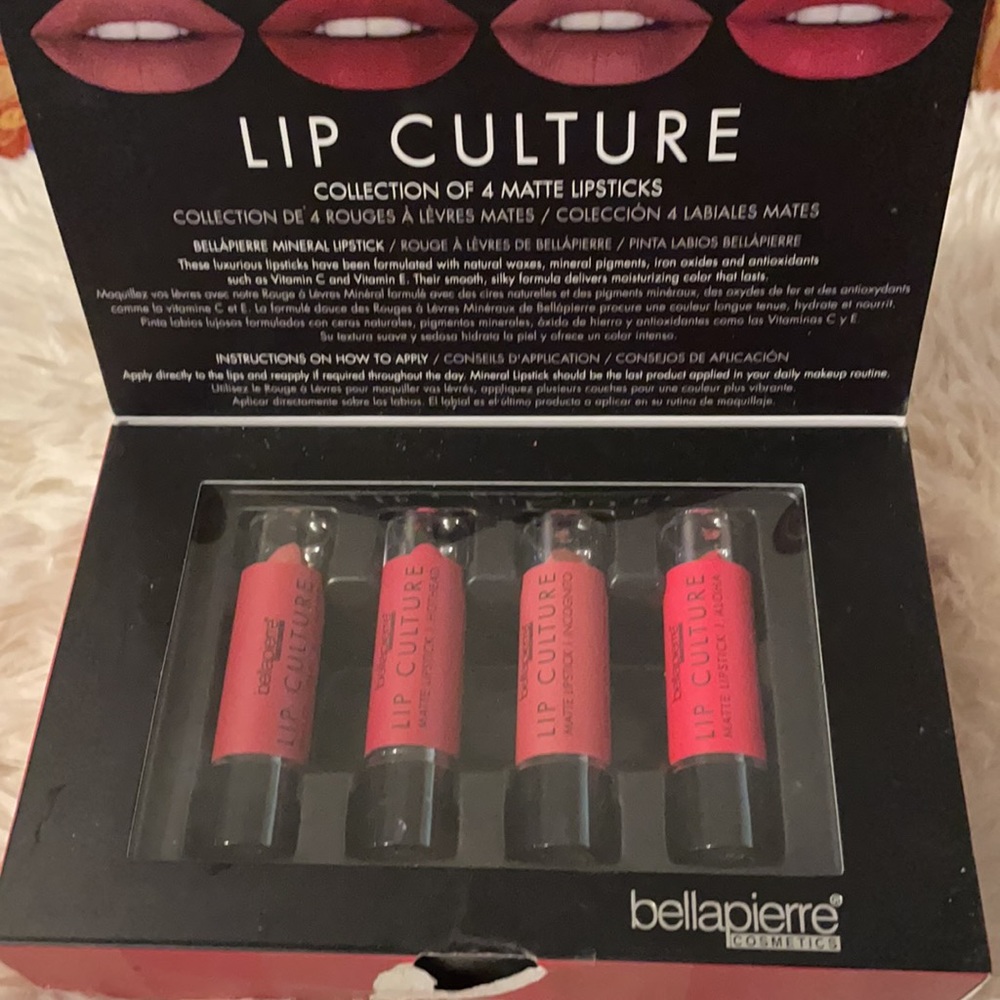 Lipsticks - Picture 2 of 6